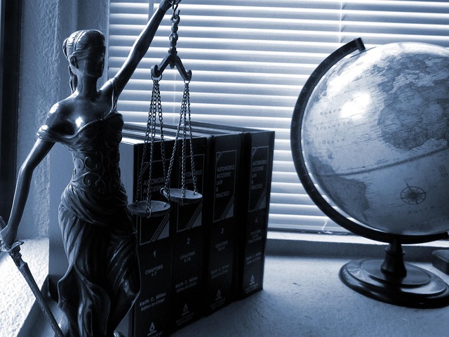 lady justice 2388500_640